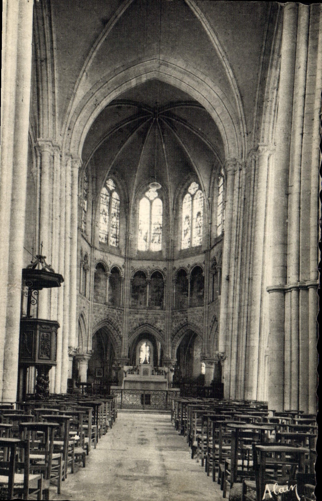 CPA Les Andelys Eure Interieur de l'Eglise Saint Sauveur