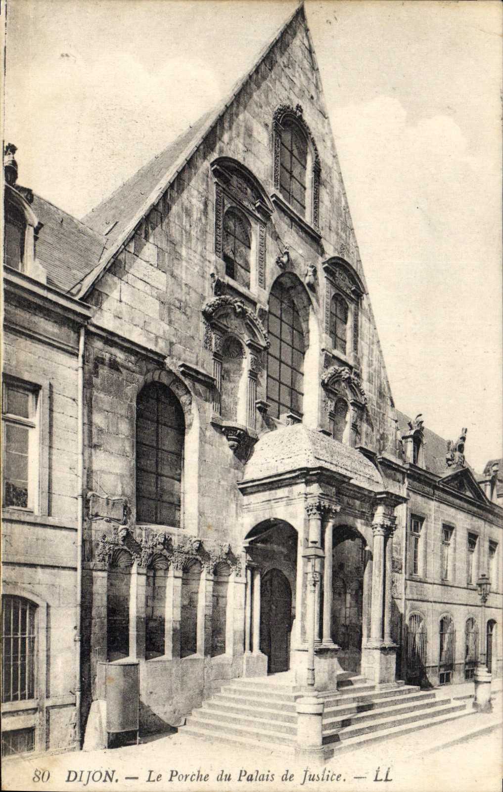 CPA Dijon Le Porche du Palais de Justice 