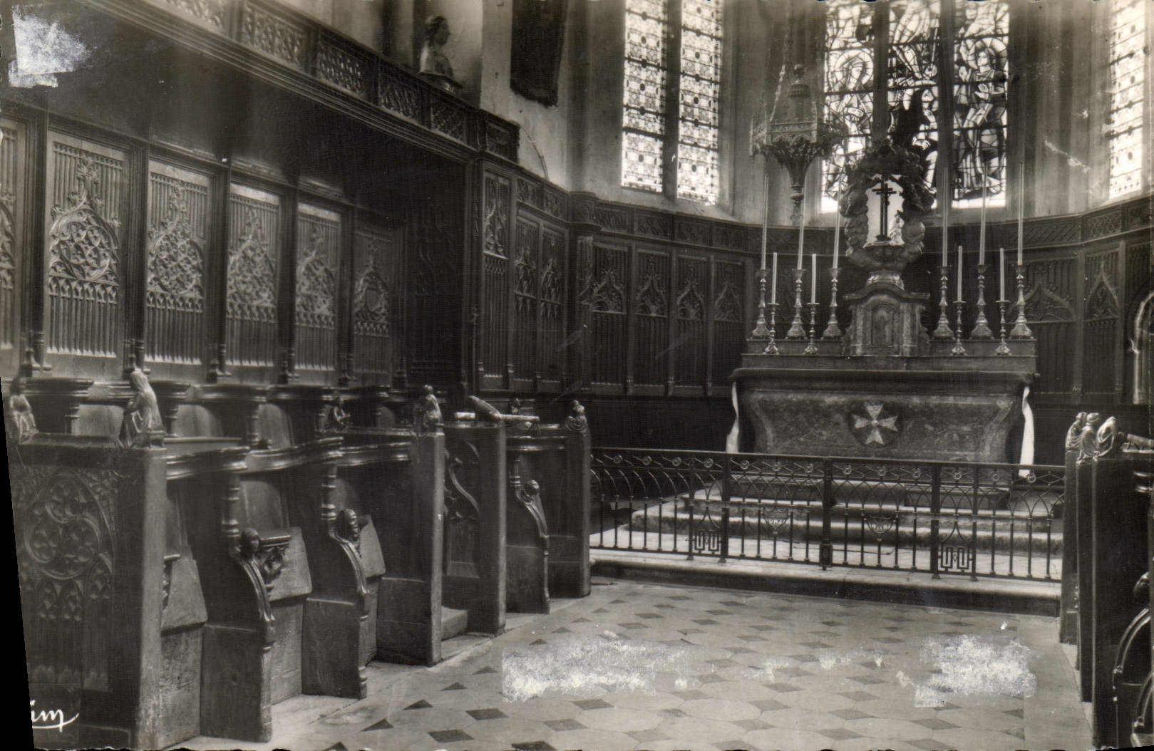CPA Flavigny sur Ozerain C d Or Eglise Le Choeur et les Stalles