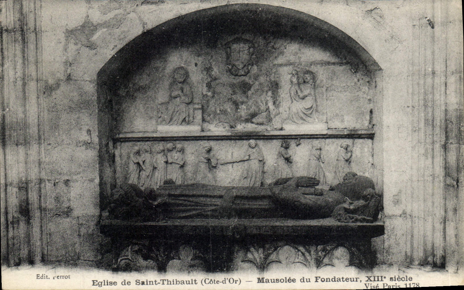 CPA Eglise Saint Thibault Cote d'Or Mausolee du Fondateur
