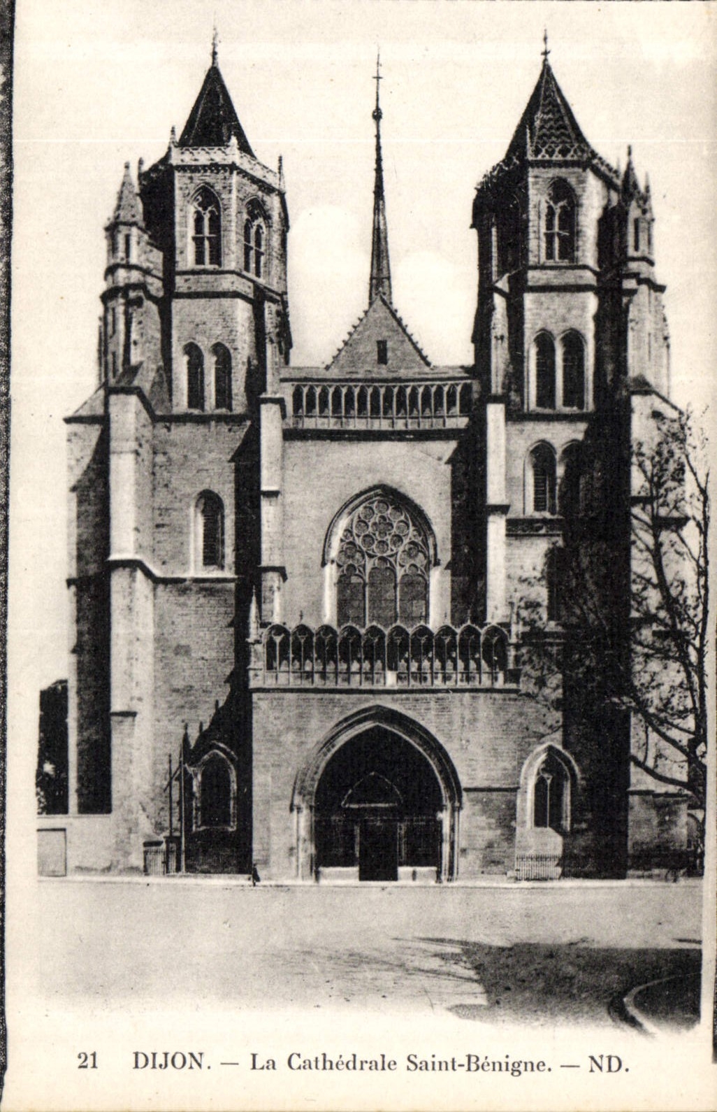 CPA Dijon La Cathedrale Saint Benigne 
