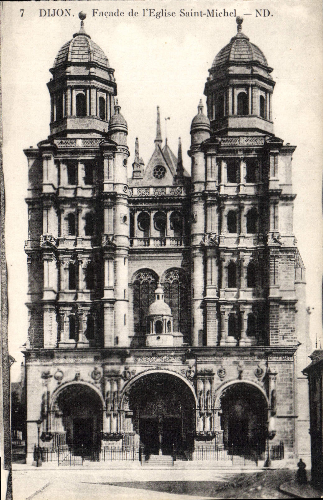 CPA Dijon Facade de l'Eglise Saint Michael 