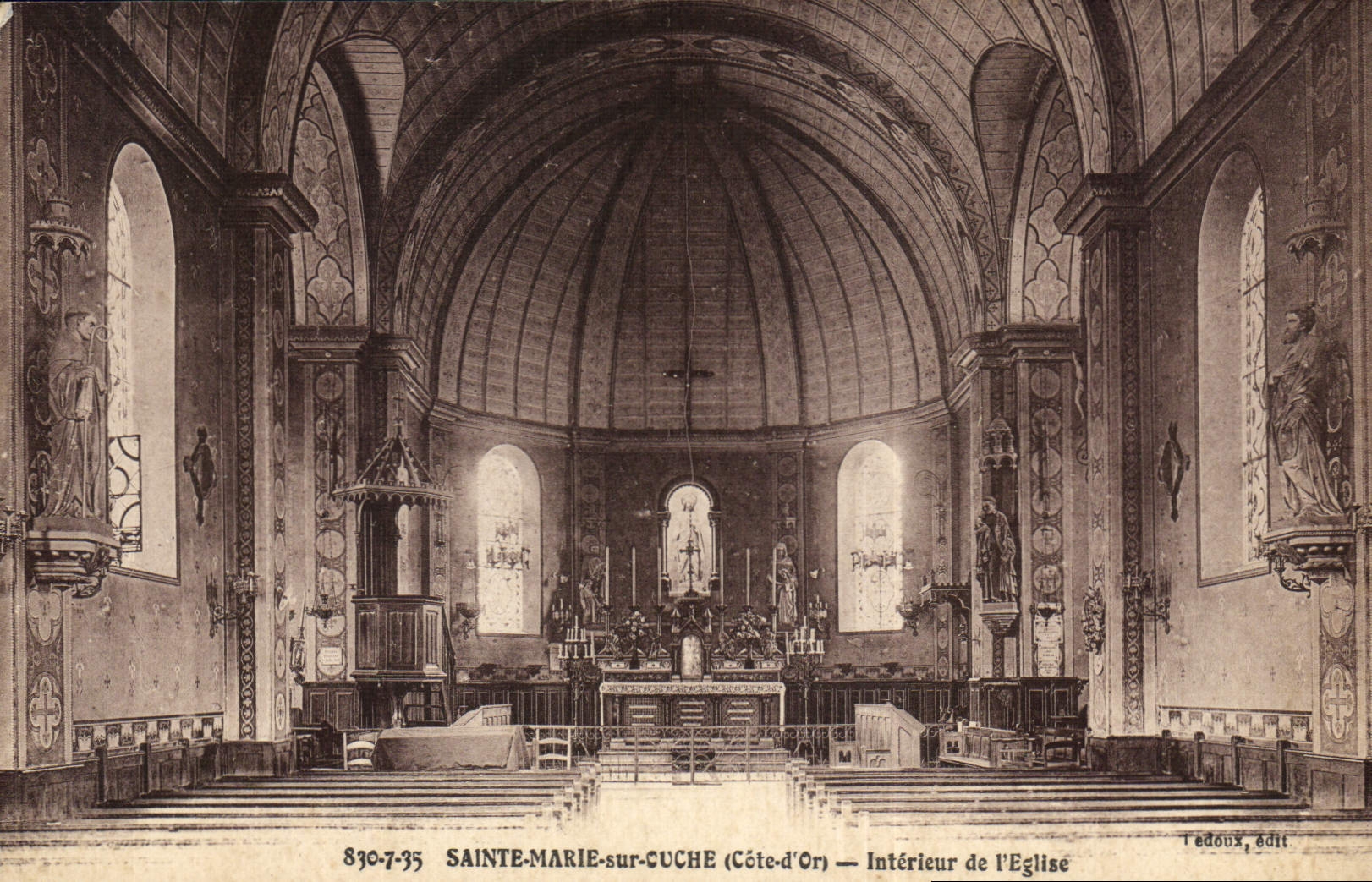 CPA Saint Marie sur Ouche Cote d'Or Interieur de l'Eglise