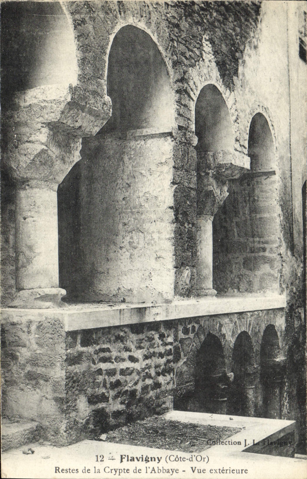 CPA Flavigny Cote d'Or Restes de la Crypte de l'Abbaye Vue exterieure