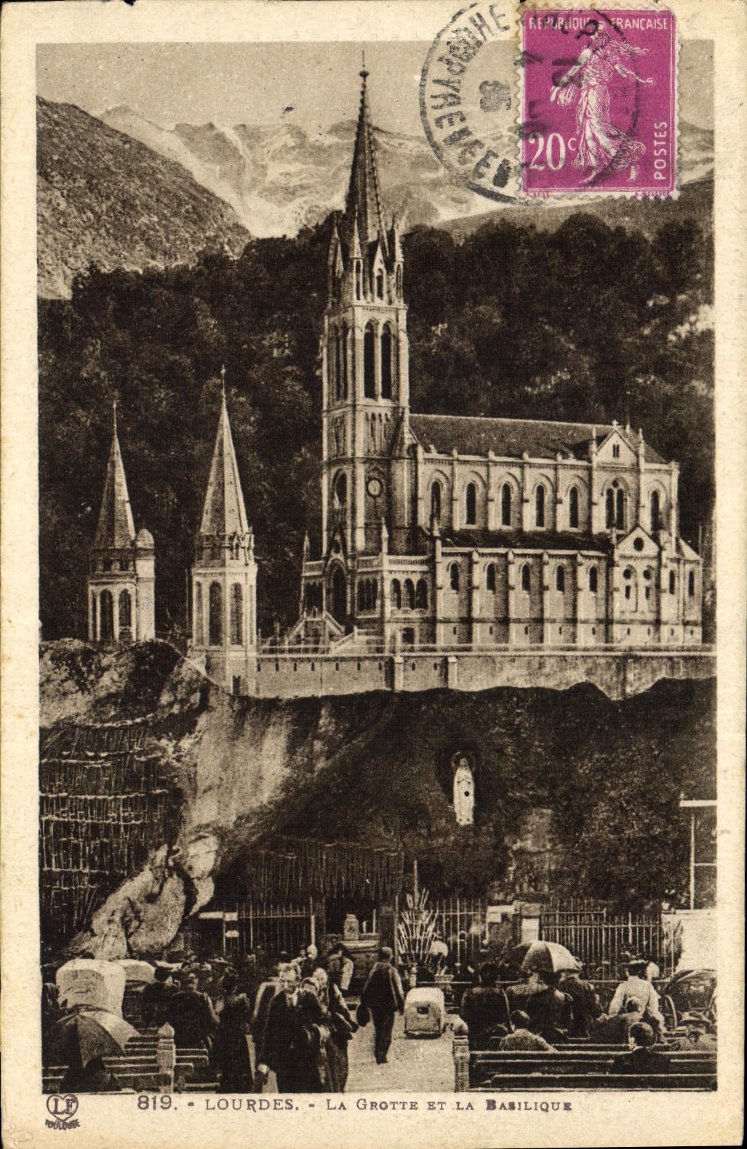 CPA Lourdes La Grotte et la Basilique 