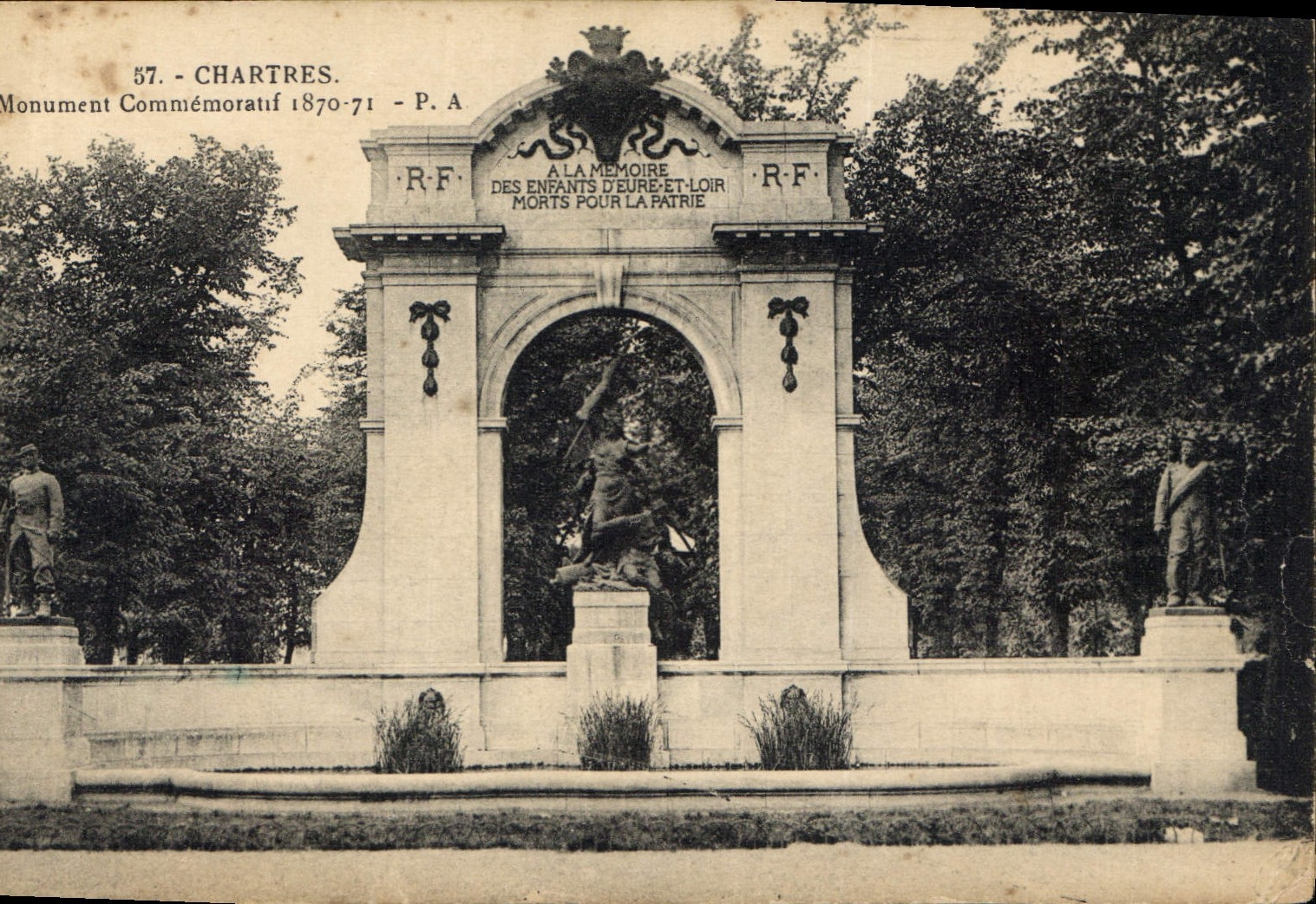 CPA Chartres Monument Commemoratif 1870 71 