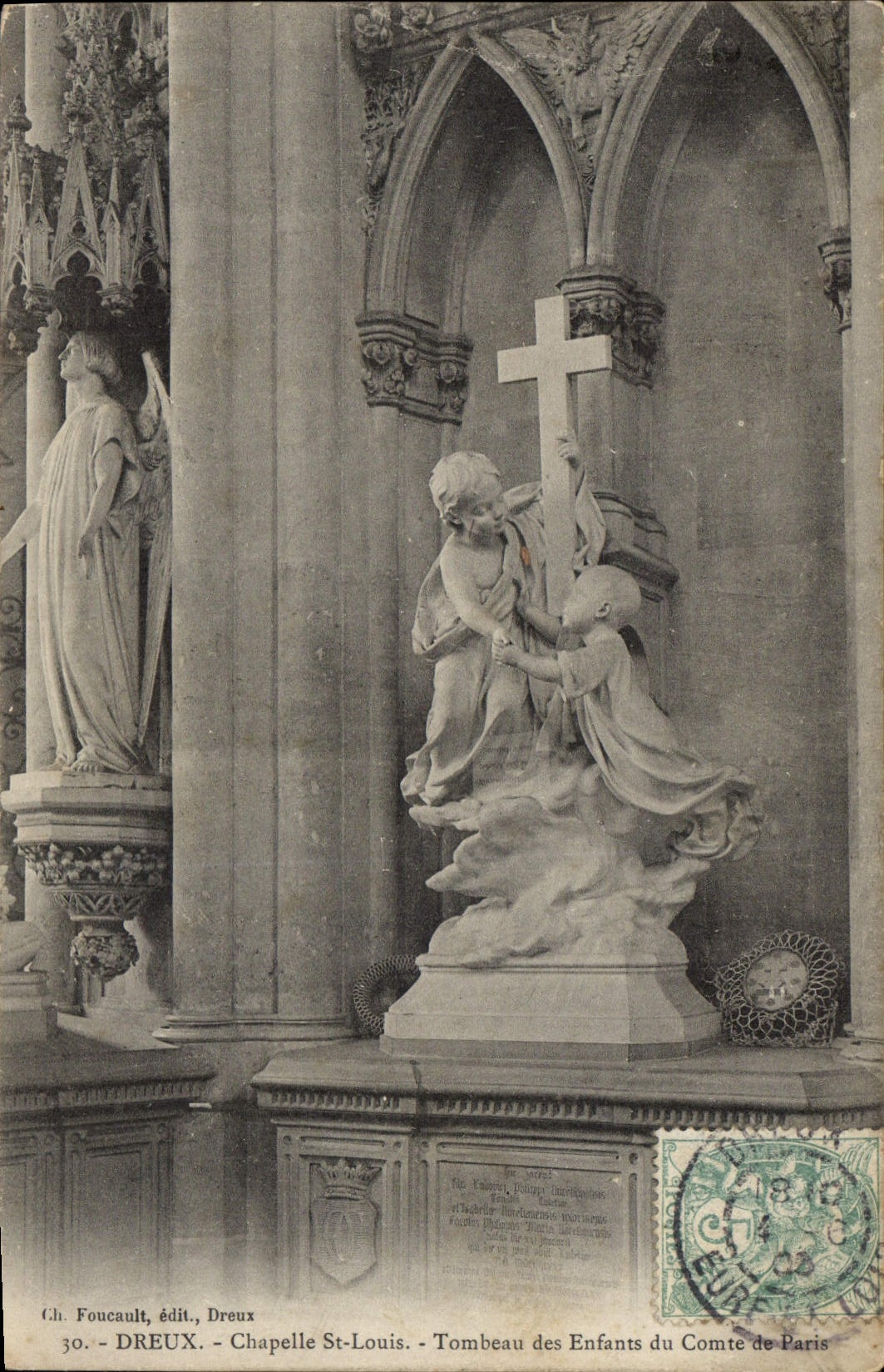 CPA Dreux Chapelle St Louis Tombeau des Enfants du Comte de Paris