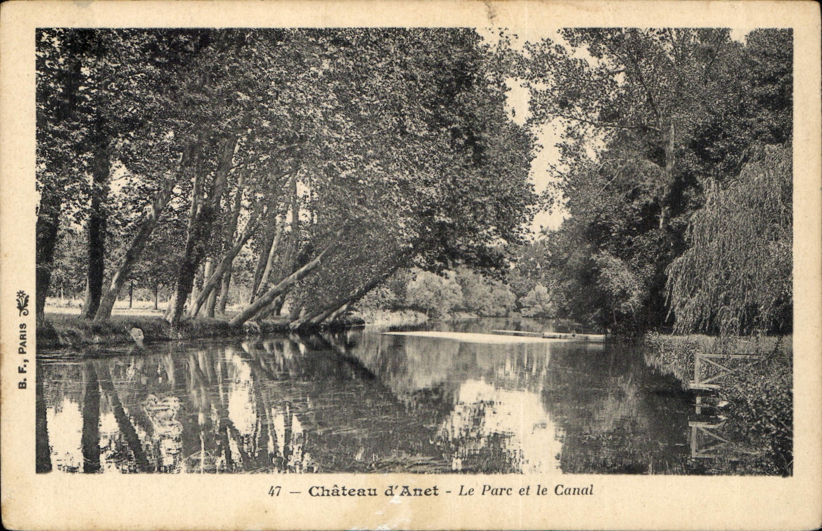 CPA Chateau d'Anet Le Parc et le Canal 