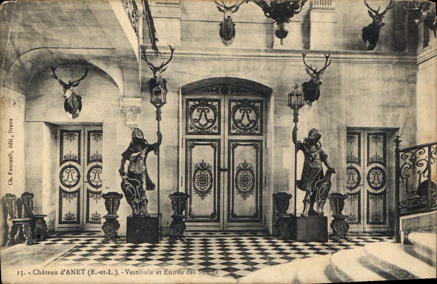 CPA Chateau d'Anet E et L Vestibule et Entree des Salons Chasse