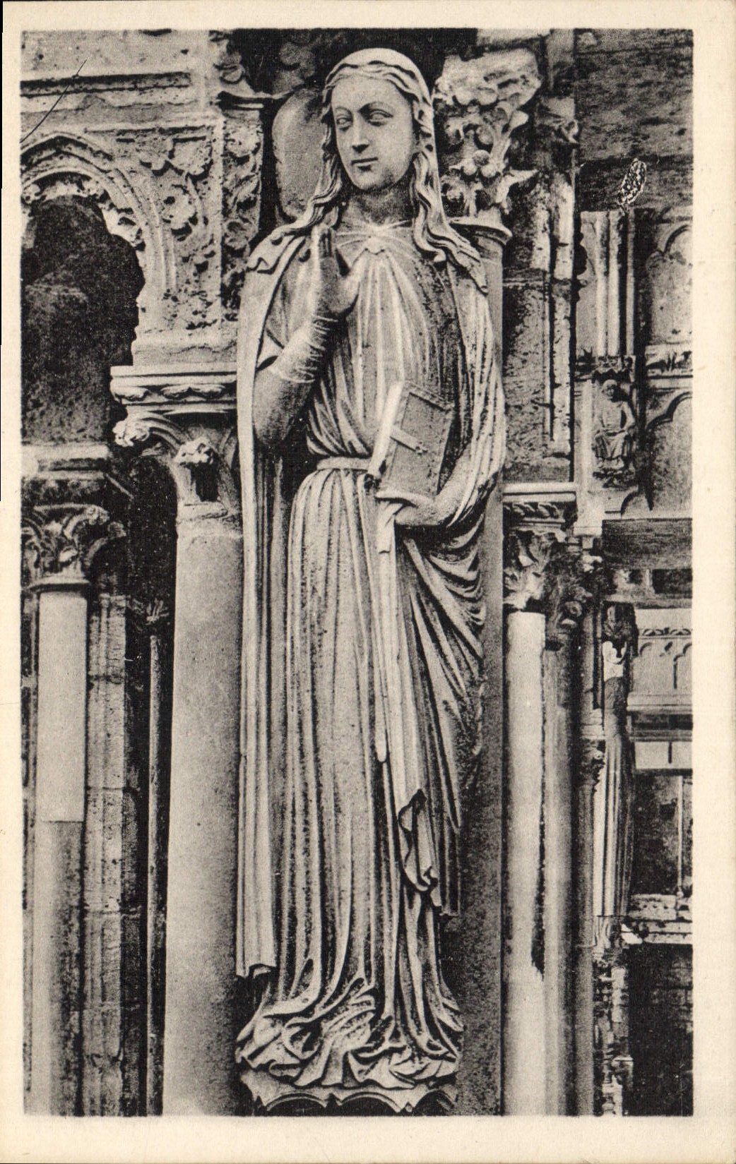 CPA Cathedrale de Chartres Sainte Modeste 