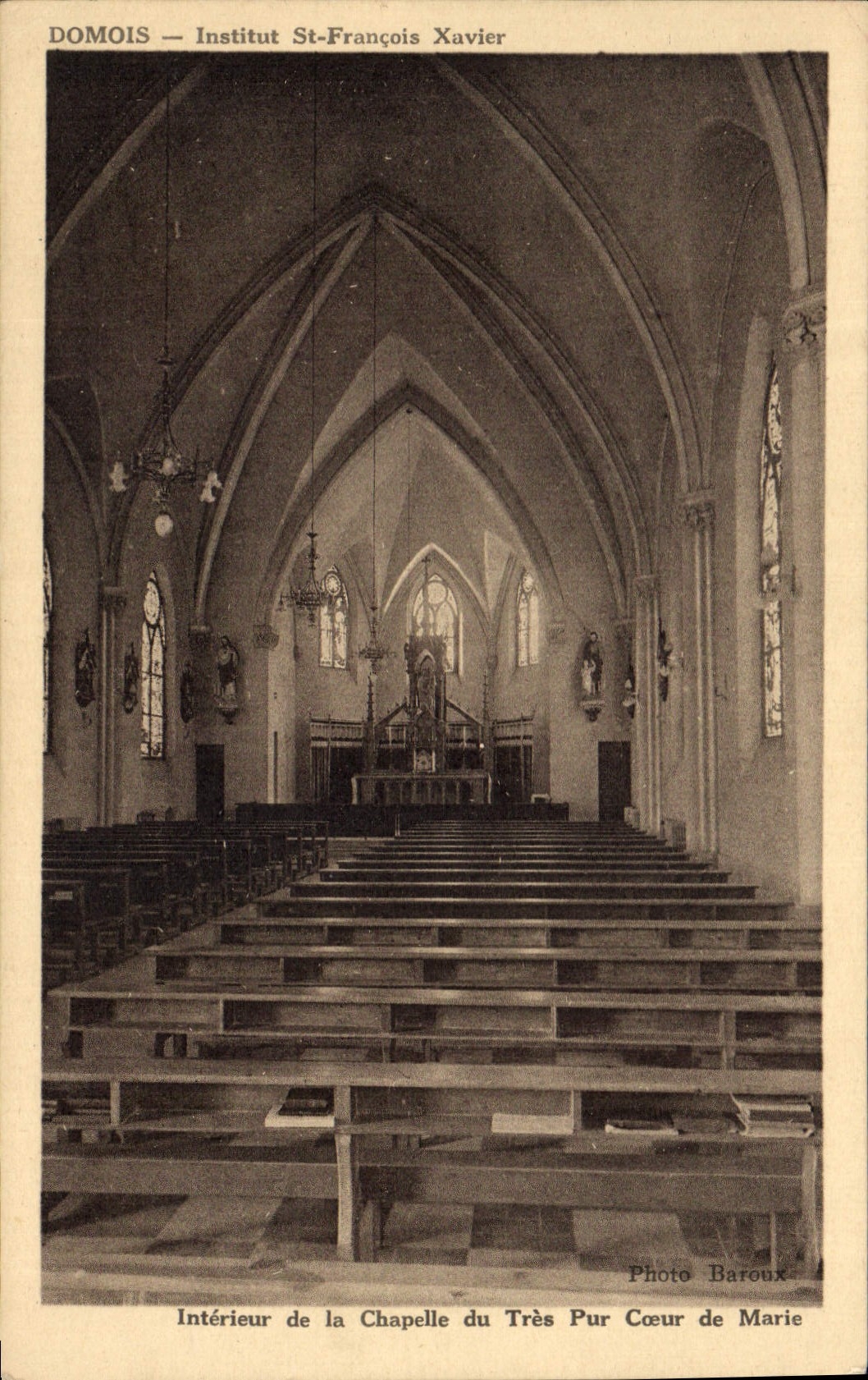 CPA Domois Institut St Francois Xavier Interieur de la Chapelle du Tres Pur Coeur de Marie 