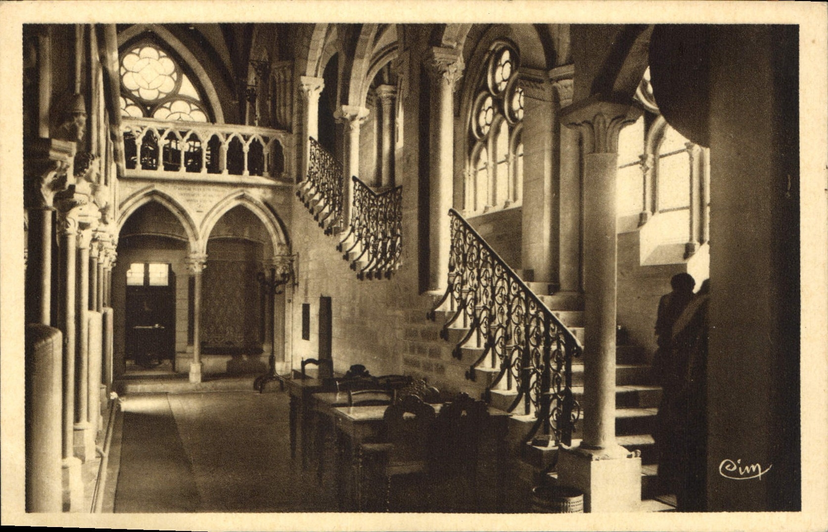 CPA La Bussiere sur Ouche C d Or Interieur de l'Abbaye