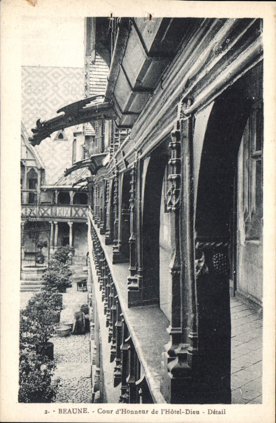 CPA Beaune Cour d'Honneur de l'Hotel Dieu Detail 
