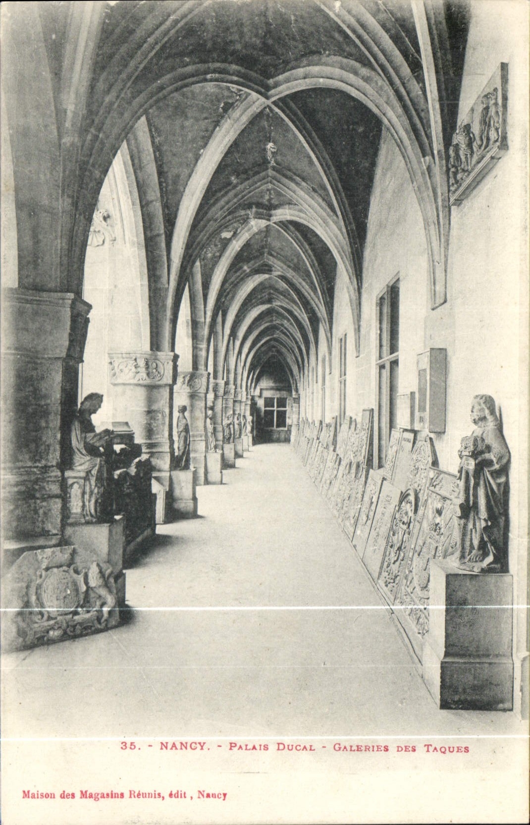 CPA Nancy Palais Ducal Galeries des Taques 