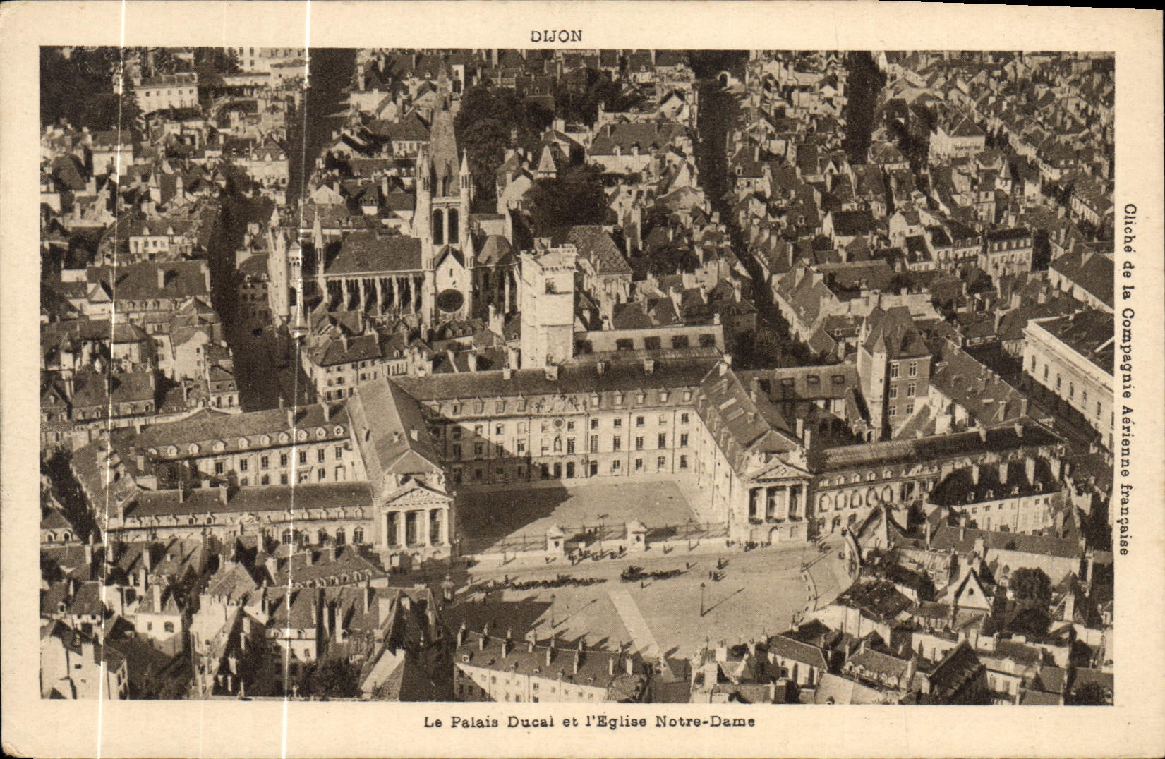 CPA Dijon Le Palais Ducal et l'Eglise Notre Dame 