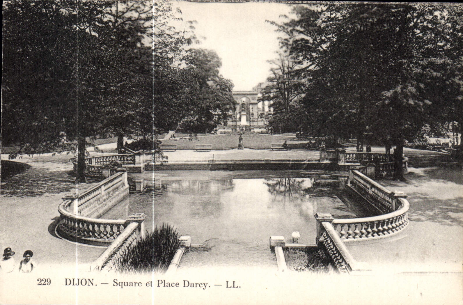 CPA Dijon Square et Place Darcy 