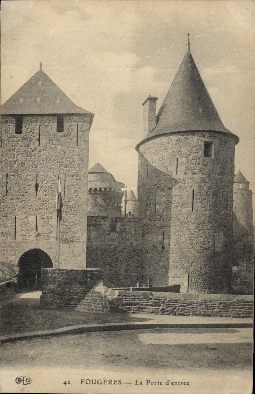 CPA Fougeres La Porte d'entree 