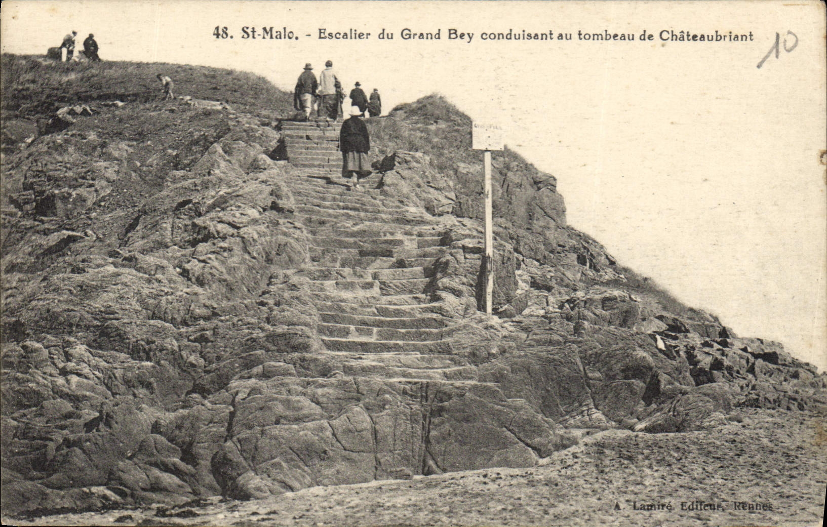 CPA St Malo Escalier du Grand Bey conduisant au tombeau de Chateaubriant