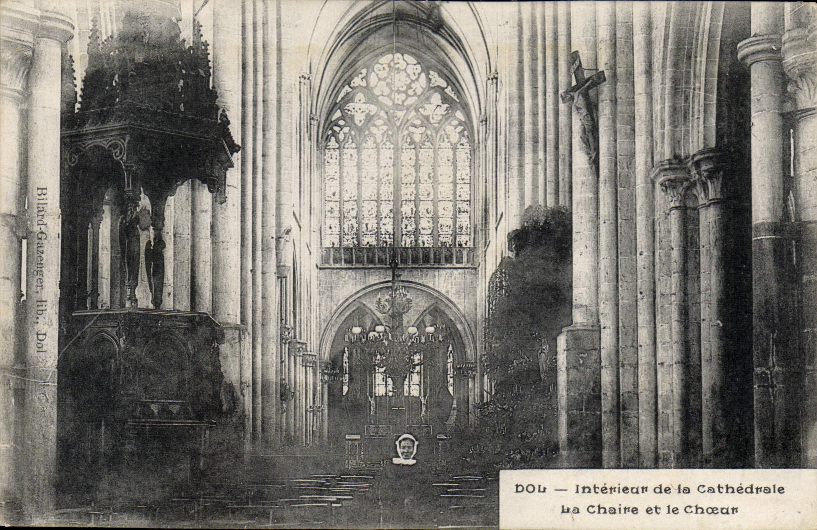 CPA Dol Interieur de la Cathedrale La Chaire et le Choeur