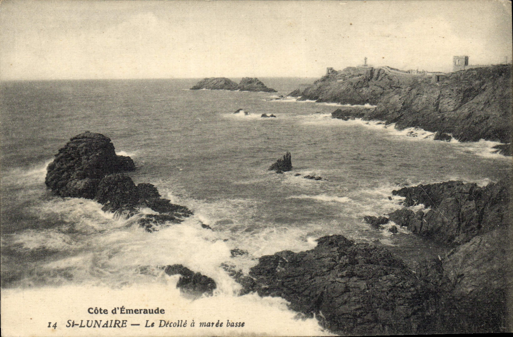 CPA St Lunaire Le Decolle a maree basse