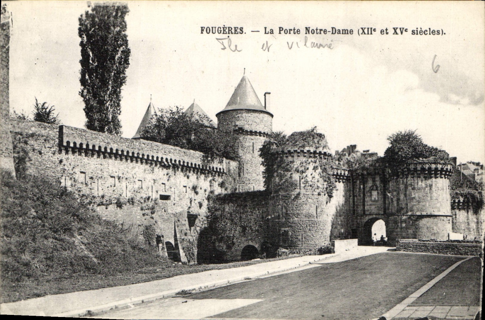 CPA Fougeres La Porte Notre Dame 
