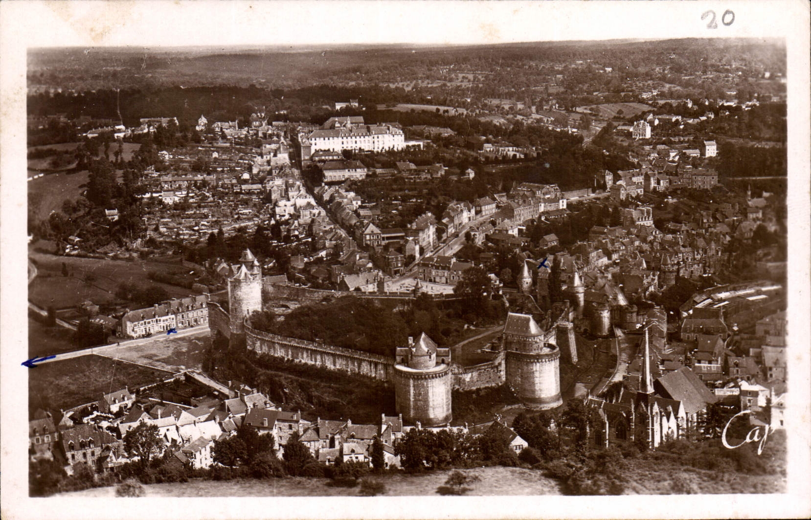 CPA Fougeres Vue generale prise en avion