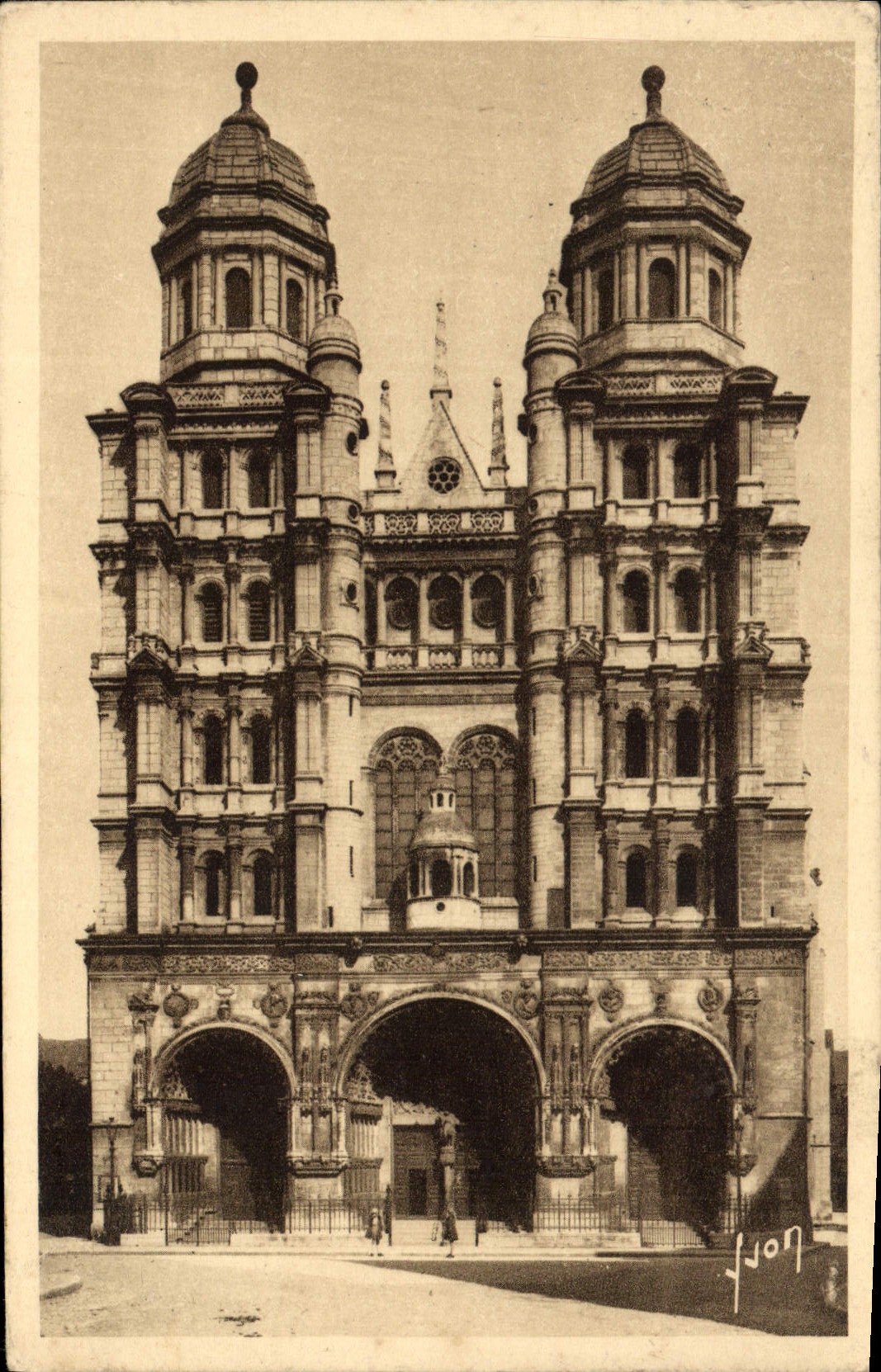 CPA Dijon Cote d'Or Eglise Saint Michel 