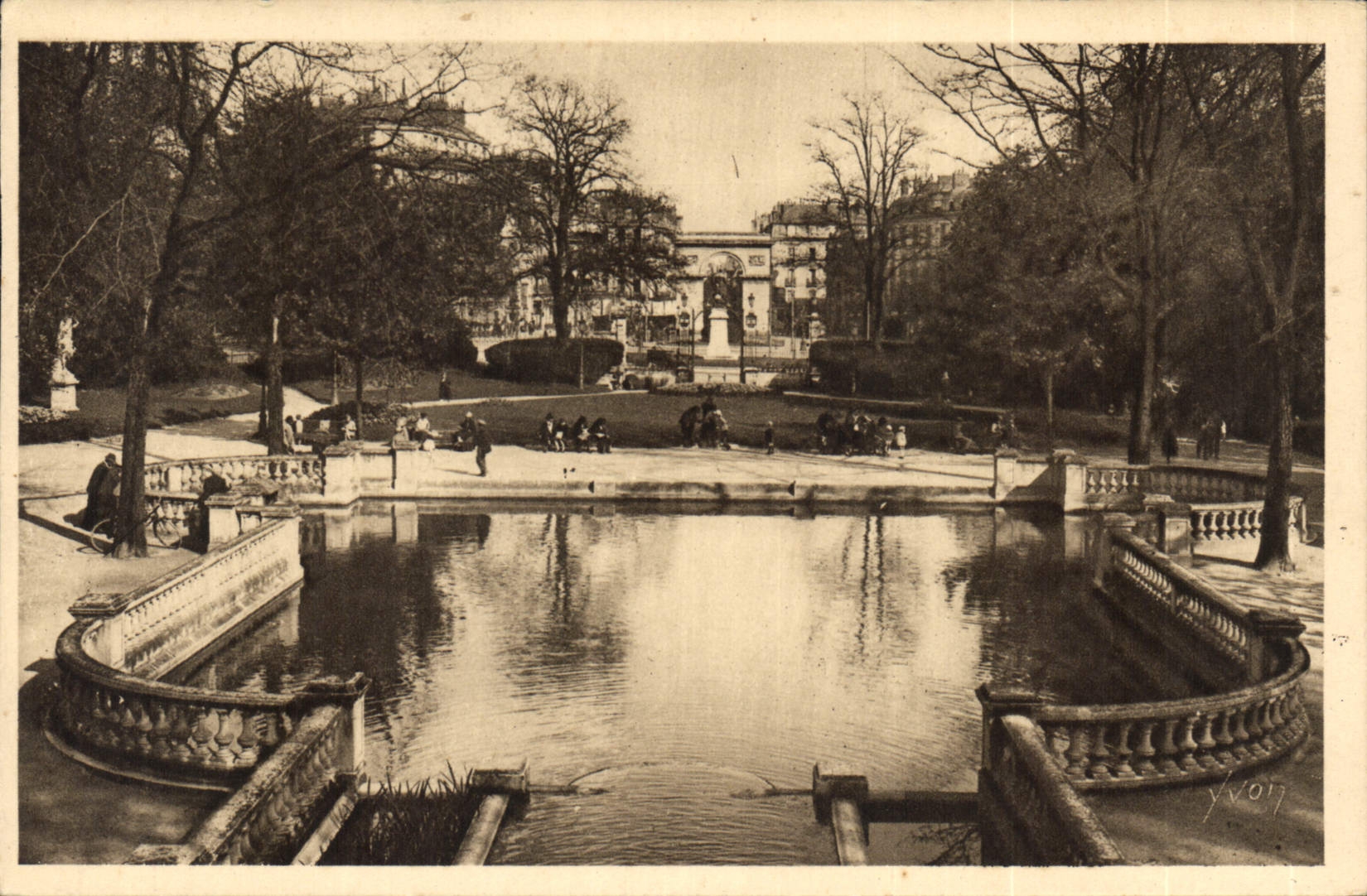 CPA Dijon Cote d'Or Chateau d'Eau et Place d'Arcy 