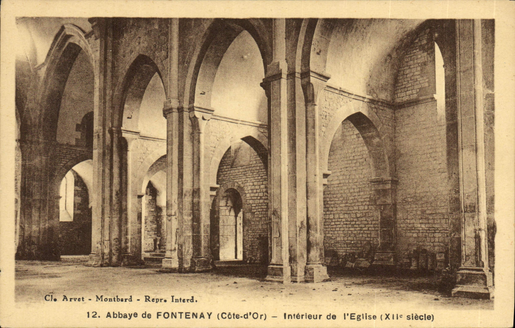 CPA Abbaye de Fontenay Cote d'Or Interieur de l'Eglise 