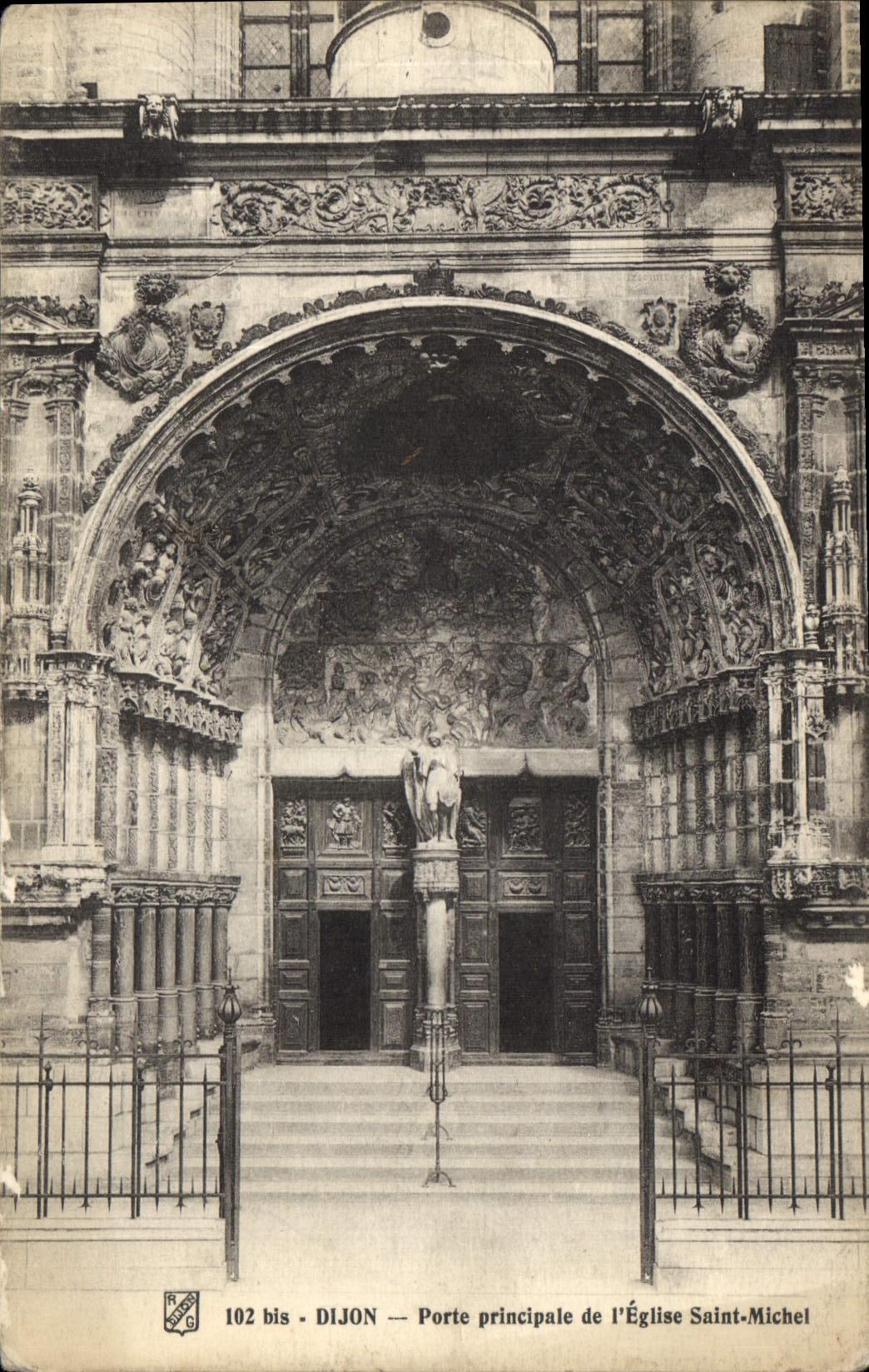CPA Dijon Porte principale de l'Eglise Saint Michel 