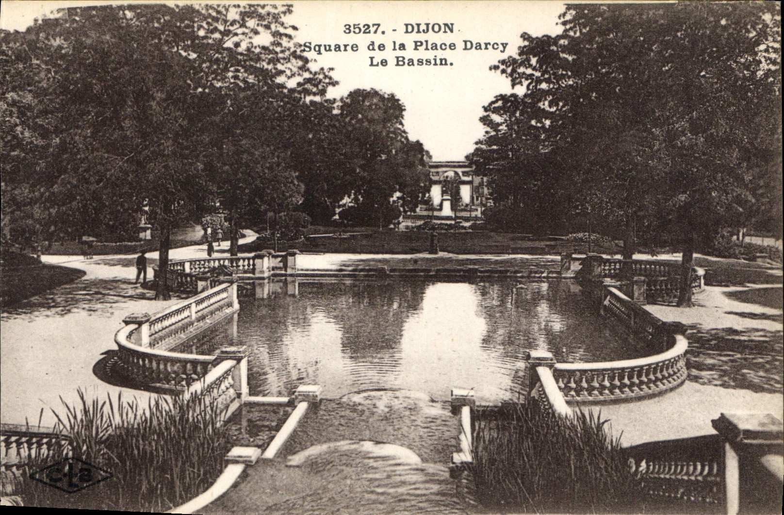 CPA Dijon Square de la Place Darcy Le Bassin