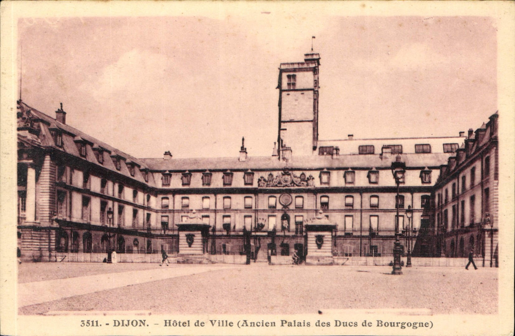 CPA Dijon Hotel de Ville Ancien Palais des Ducs de Bourgogne 