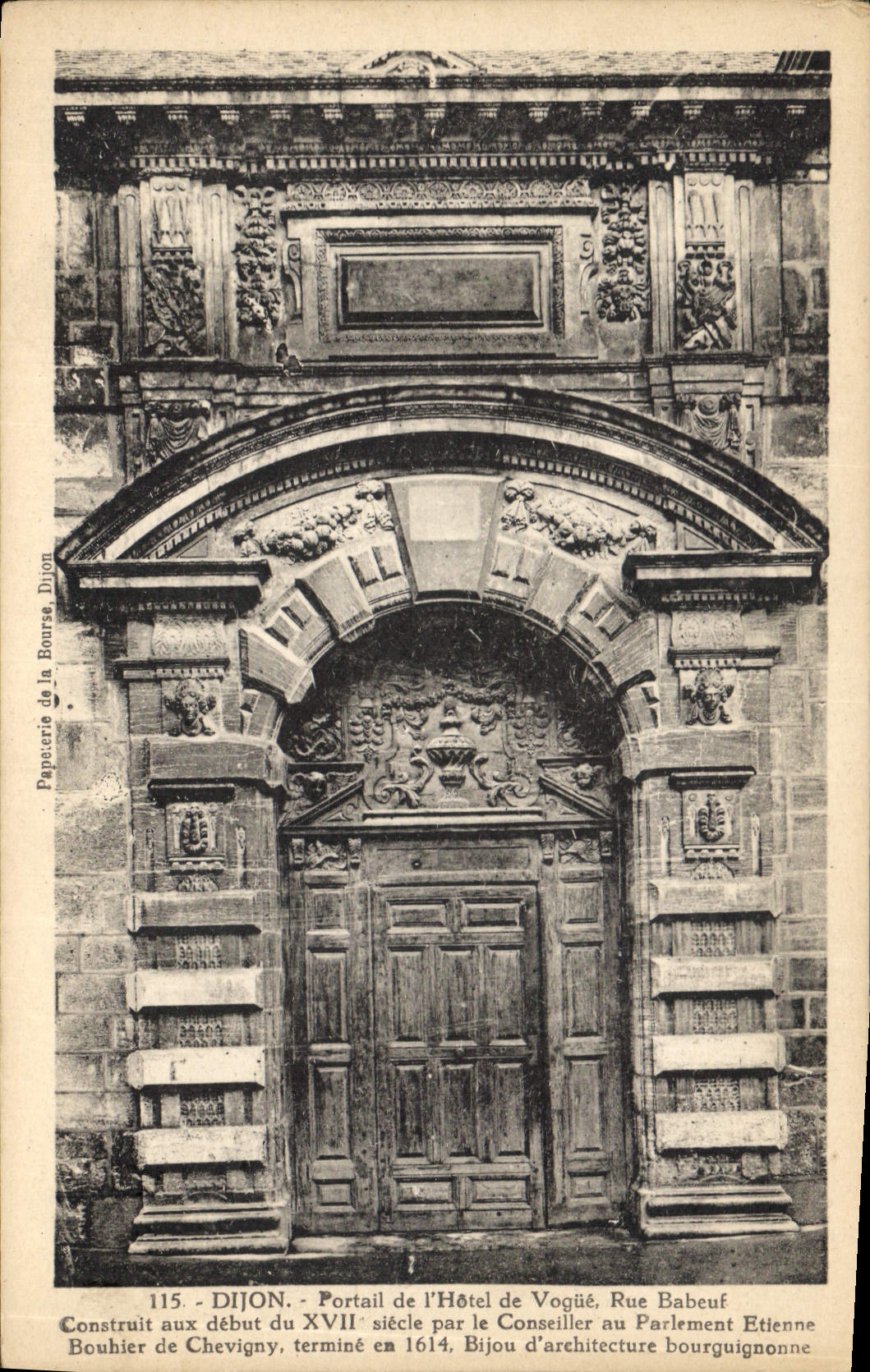 CPA Dijon Portail de l'Hotel de Vogue 