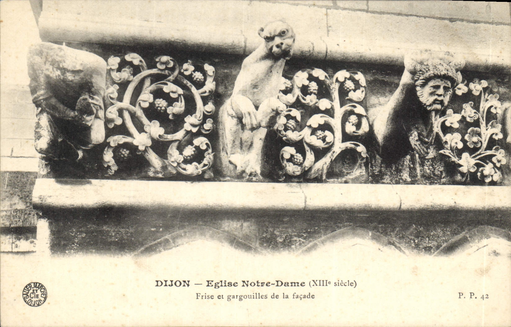 CPA Dijon Eglise Notre Dame Frise et gargouille de la facade