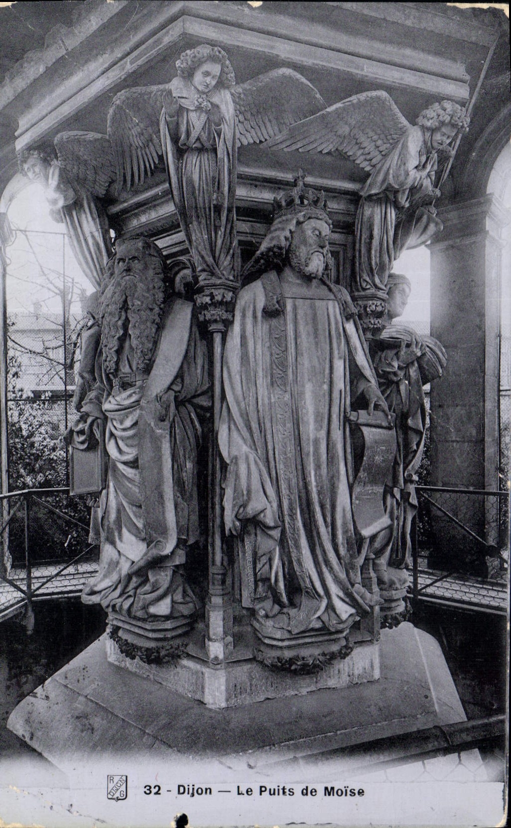 CPA Dijon Le Puits de Moise