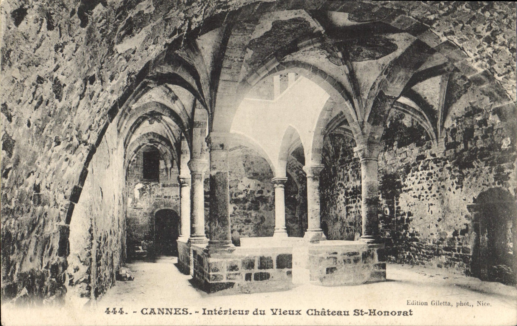 CPA Cannes Interieur du Vieux Chateau St Honorat