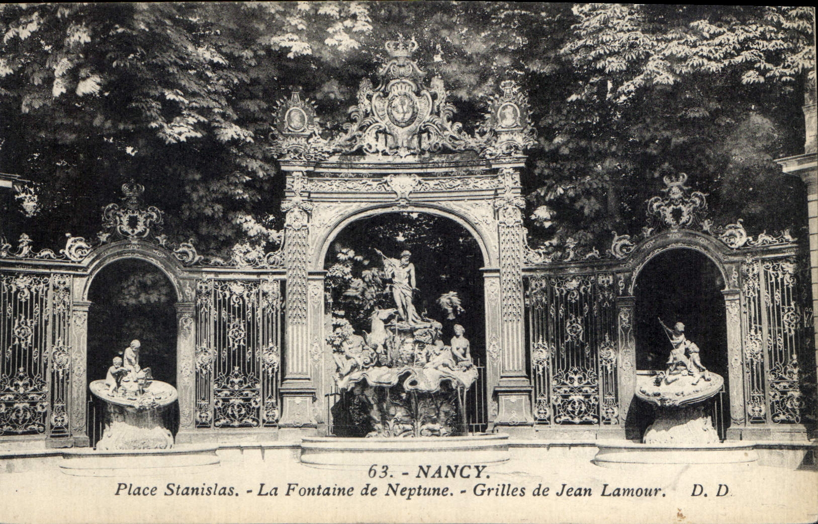 CPA Nancy Place Stanislas La Fontaine de Neptune Grilles de Jean Lamour 