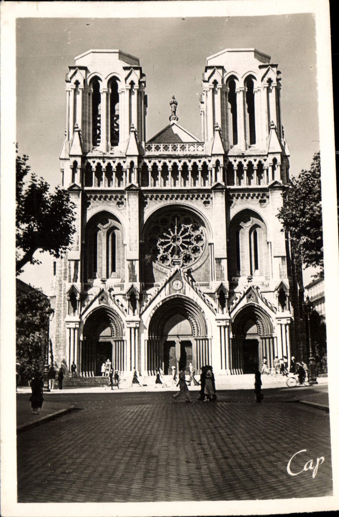 CPA Nice L'Eglise Notre Dame 