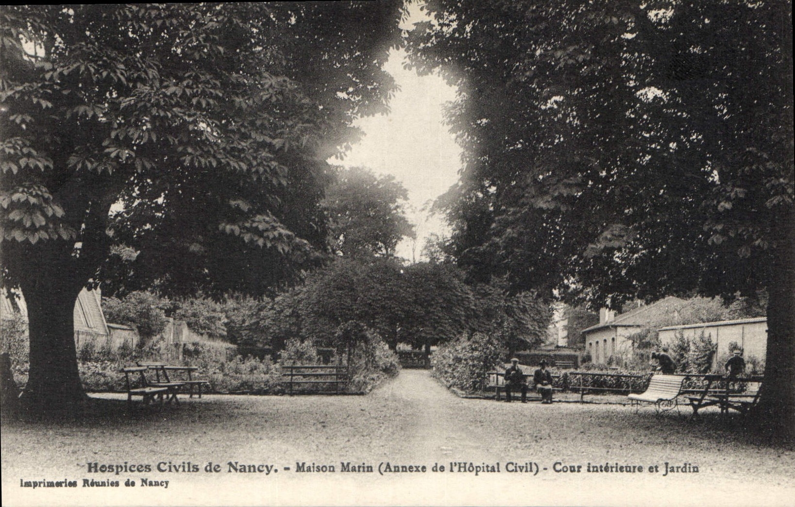 CPA Hospices Civils de Nancy Maison Marin Annexe de l'Hopital Civil Cour interieure et Jardin 