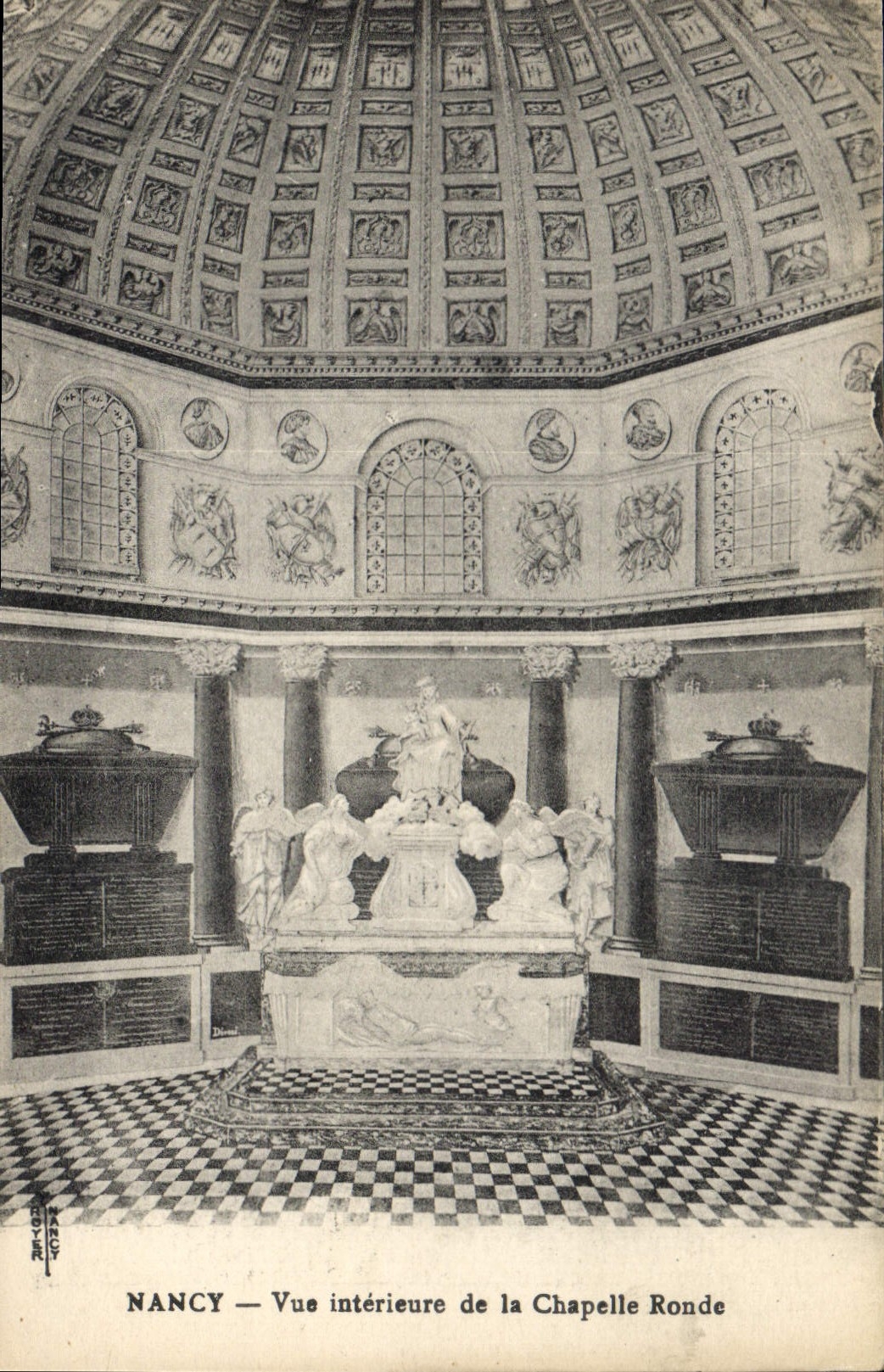 CPA Nancy Vue interieure de la Chapelle Ronde 