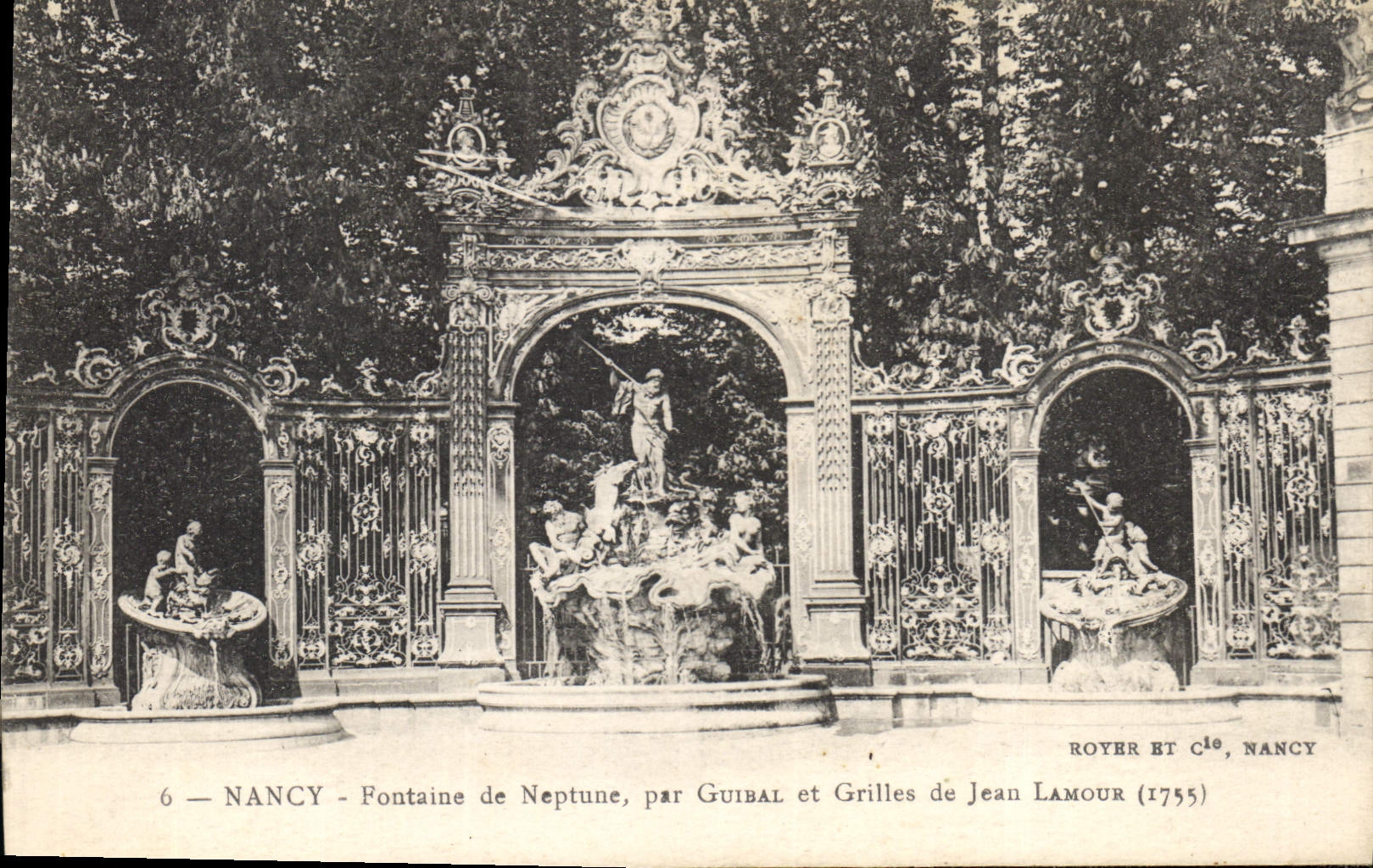 CPA Nancy Fontaine de Neptune par Guibal et Grille de Jean Lamour 