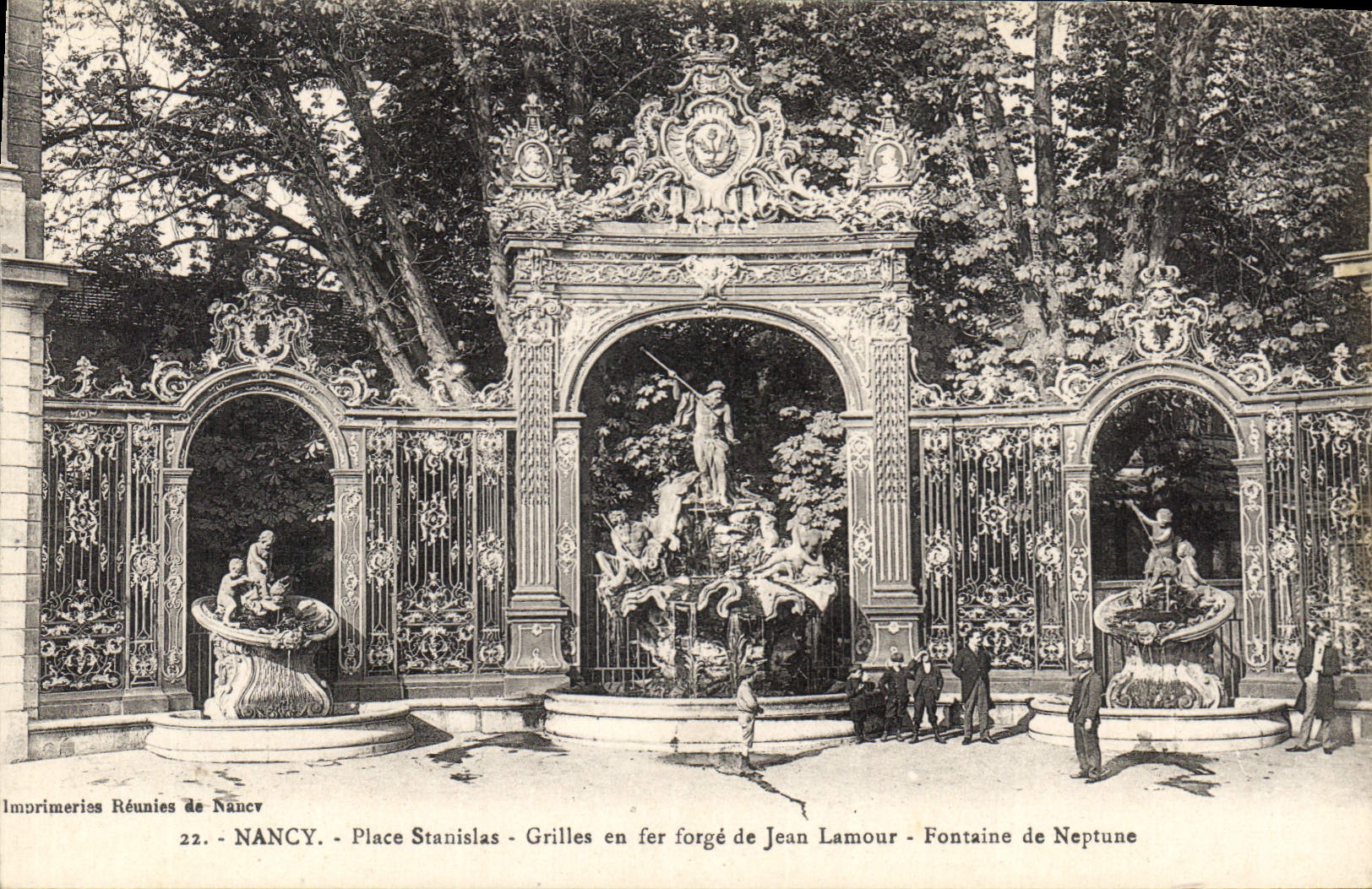 CPA Nancy Place Stanislas Grilles en fer forge de Jean Lamour Fontaine de Neptune 