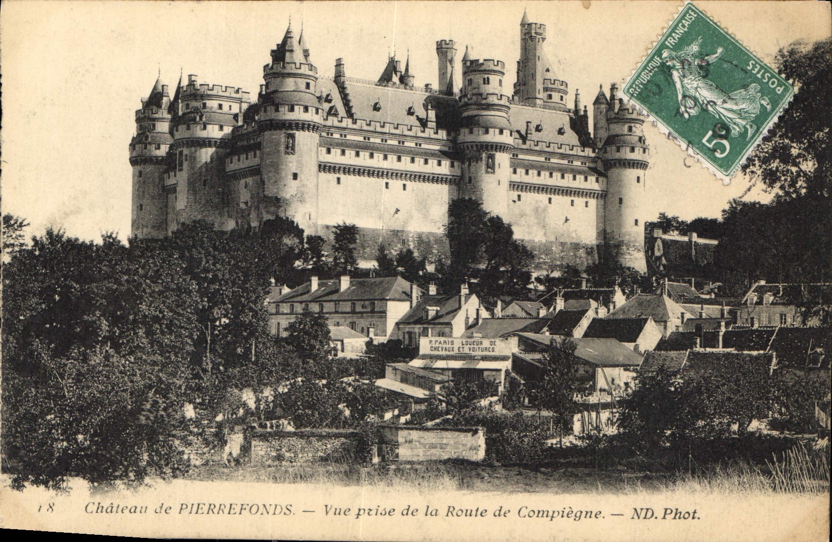 CPA Chateau de Pierrefonds Vue prise de la Route de Compiegne