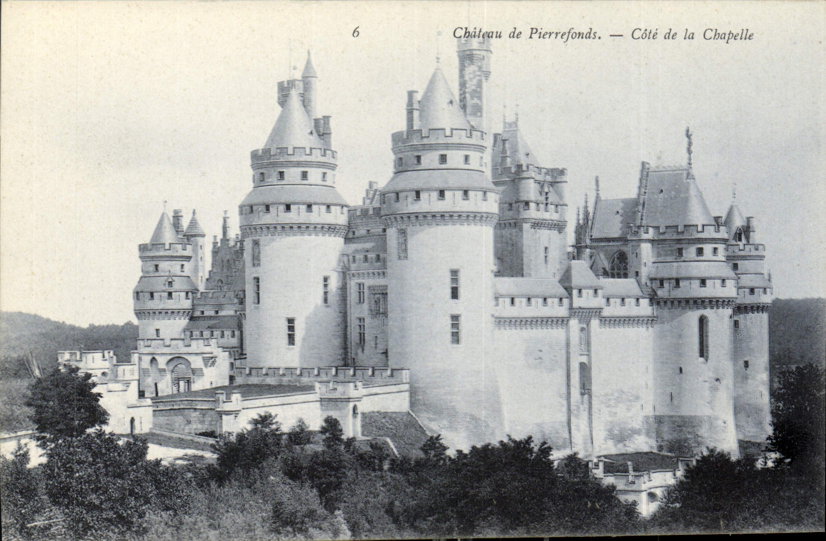 CPA Chateau de Pierrefonds Cote de la Chapelle 