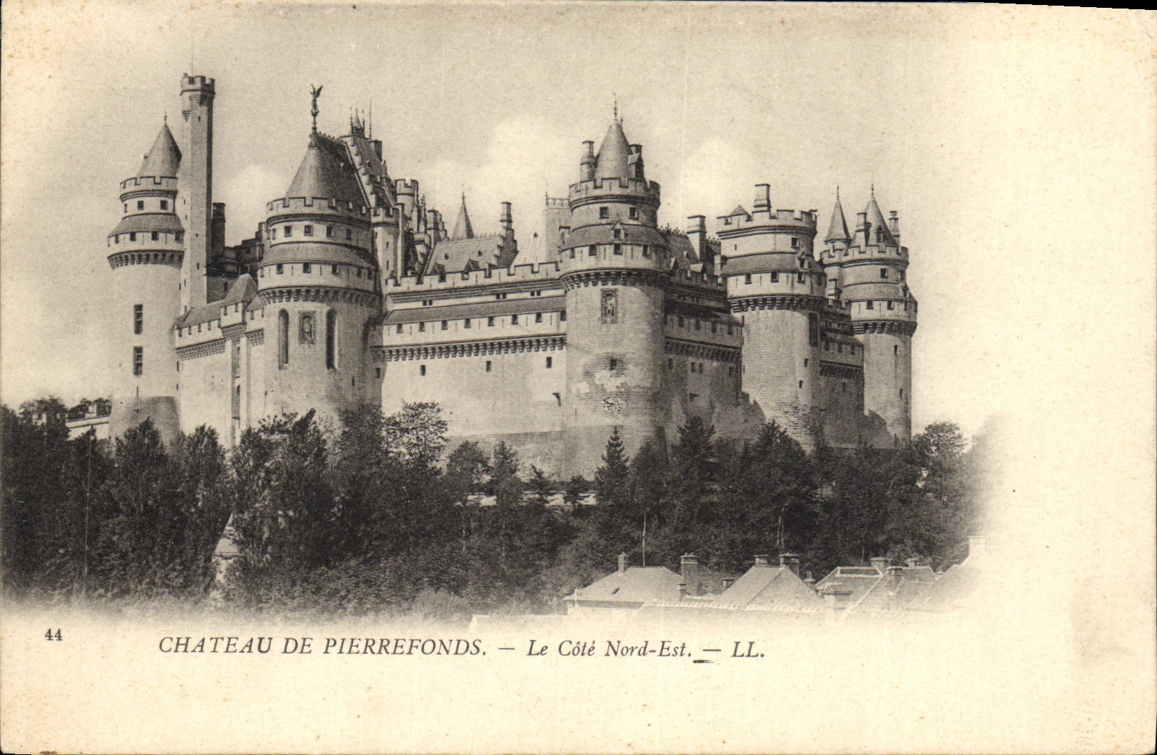 CPA Chateau de Pierrefonds Le Cote Nord Est