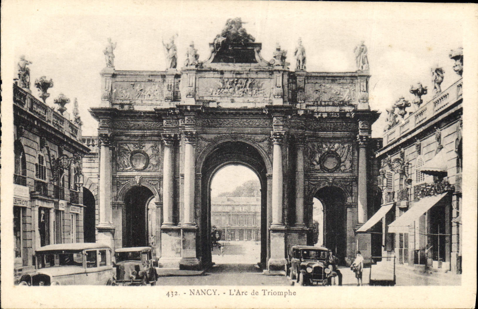 CPA Lyon L'Arc de Triomphe 