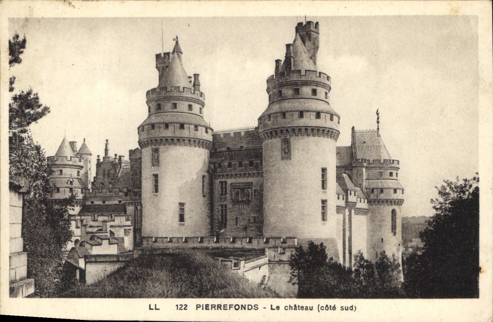 CPA Pierrefonds Le chateau cote sud