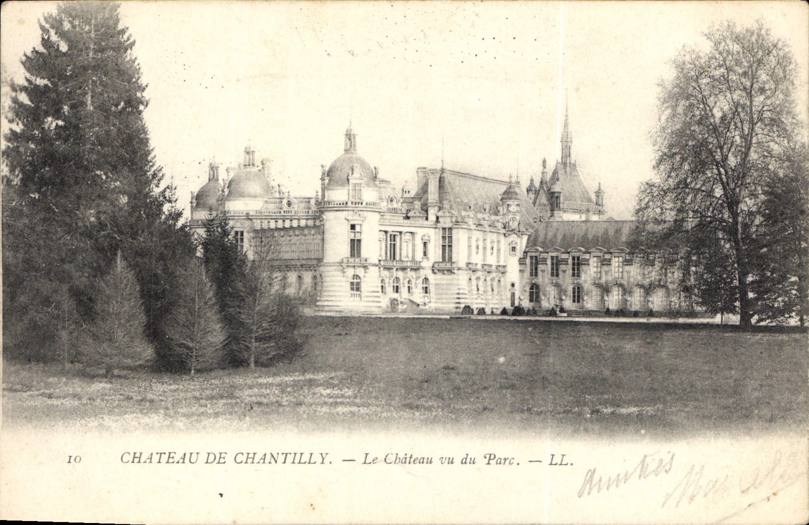 CPA Chateau de Chantilly Le Chateau vu du Parc