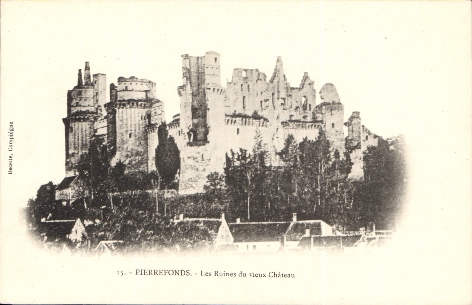 CPA Pierrefonds Les Ruines du vieux Chateau