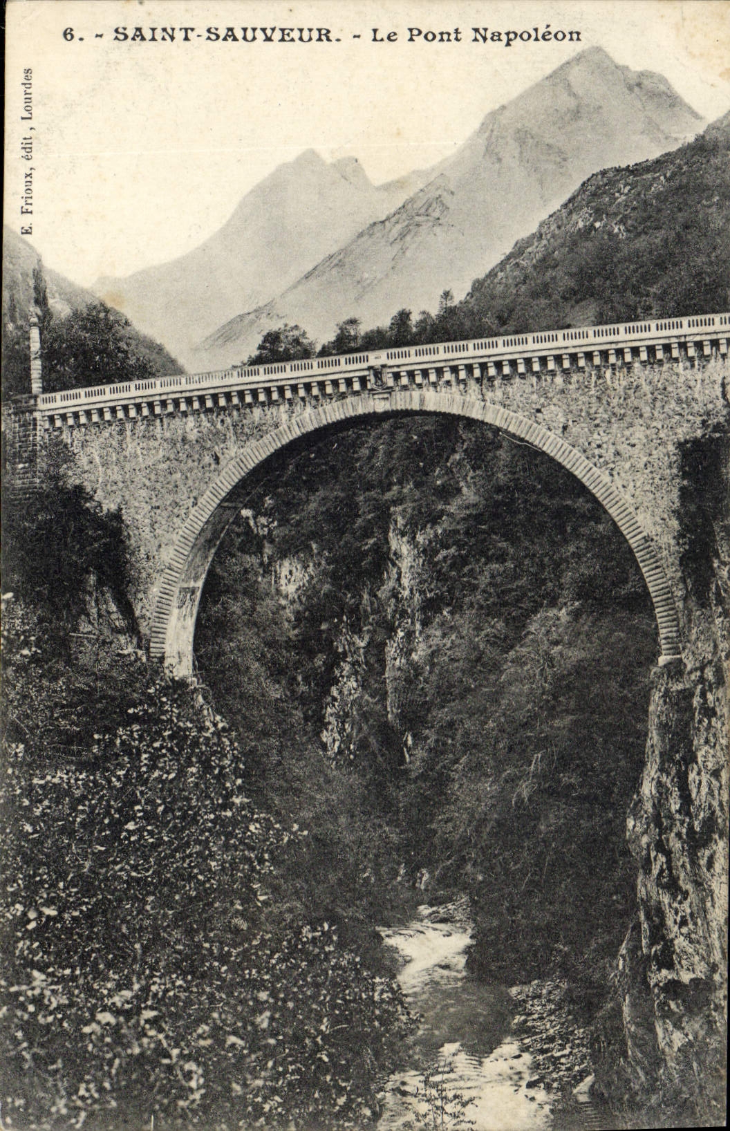 CPA Saint Sauveur Le Pont Napoleon